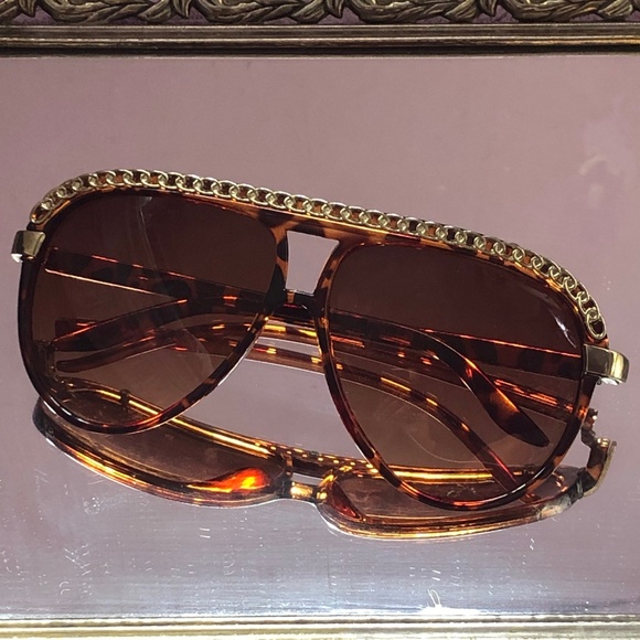 Big Bouji Style Aviator Sunglasses with Gold Chain rim Tortoiseshell frames - Picture 13 of 16
